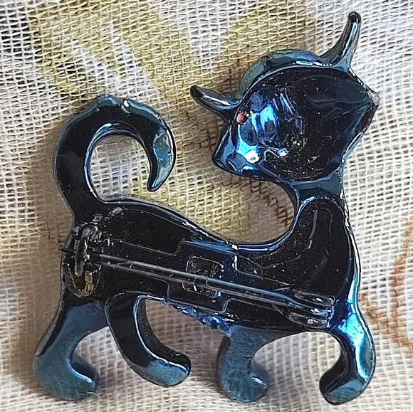 Oil Slick Metal Black Cat Halloween Brooch Wicca Magic Spells Orange Eyes FLAW - Picture 2 of 3